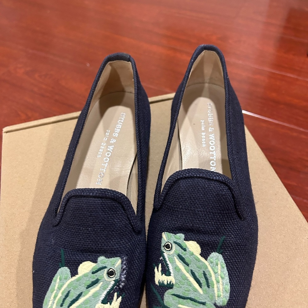 RARE VINTAGE Stubbs & Wootton Dark Blue Loafers with Green Frog Motif